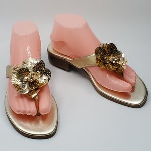 New York Transit between the toe thong flower 1.25" heel sandals size 8m